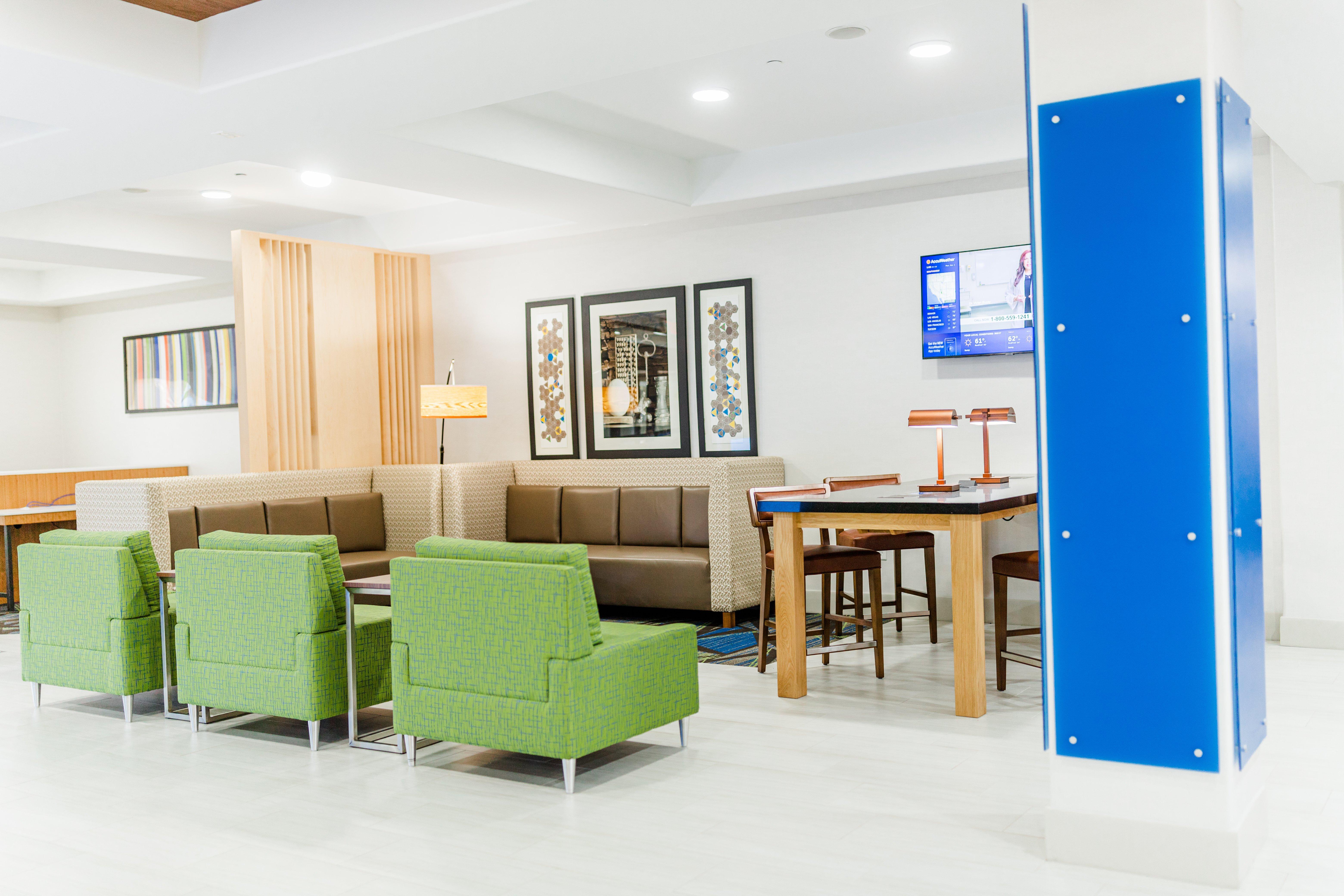 Holiday Inn Express - Andalusia By Ihg מראה חיצוני תמונה