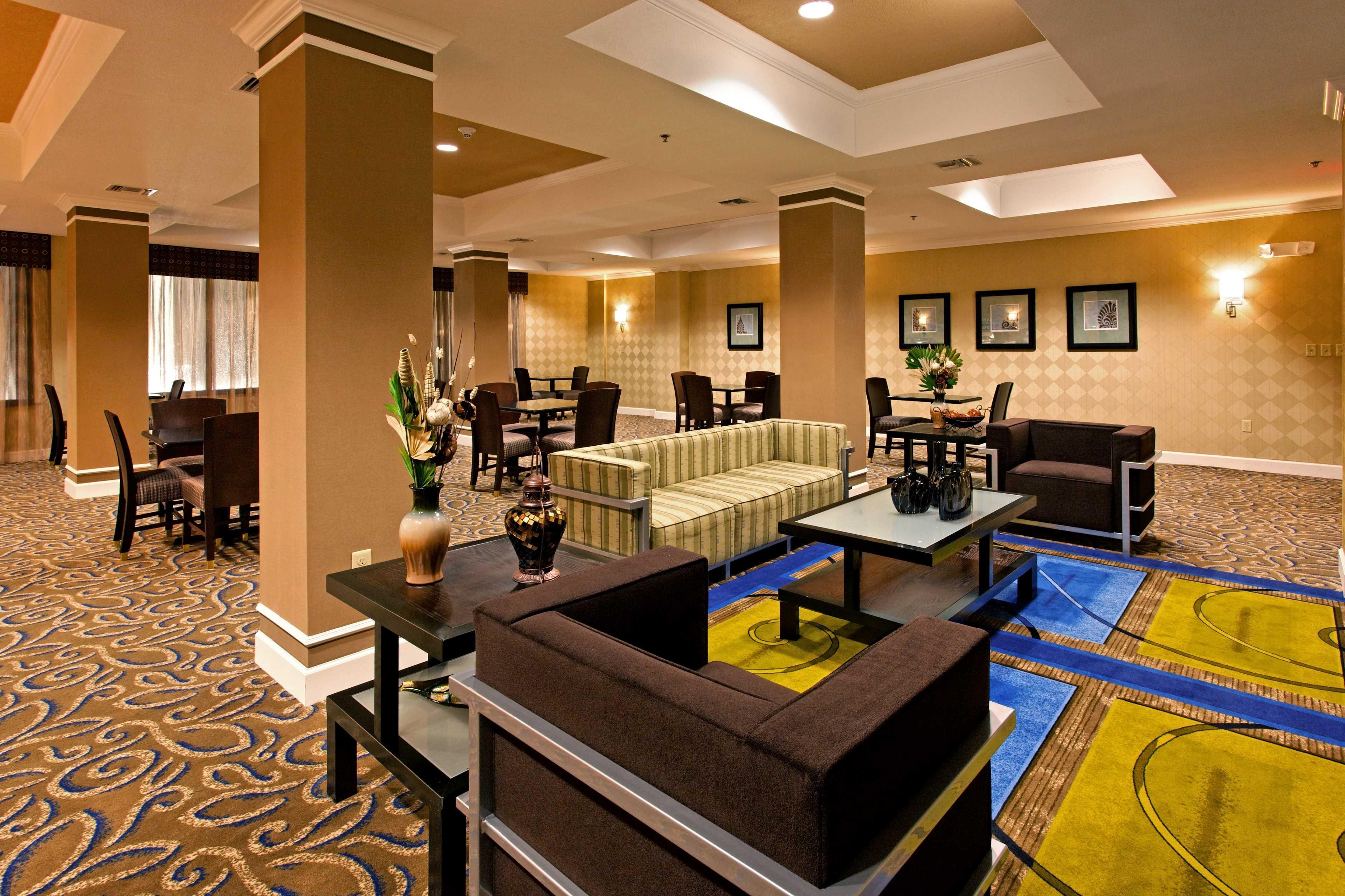Holiday Inn Express - Andalusia By Ihg מראה חיצוני תמונה